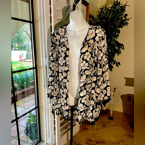 A.Moon Duster w/ Crochet & Fringe in black & white, w/ a hint of gold  Size XL - Picture 2 of 4